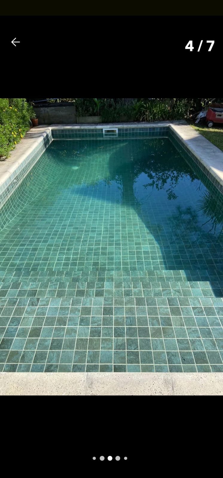 Venecitas en interior de piscina
